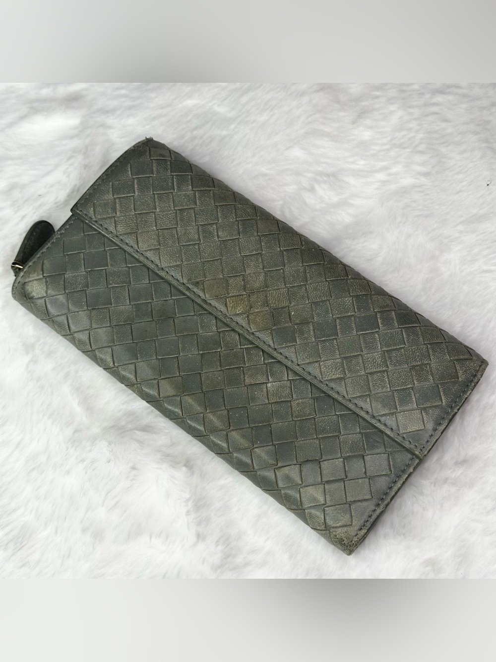 *BOTTEGA VENETA* Authentic Intrecciato Lambskin Long Wallet COA